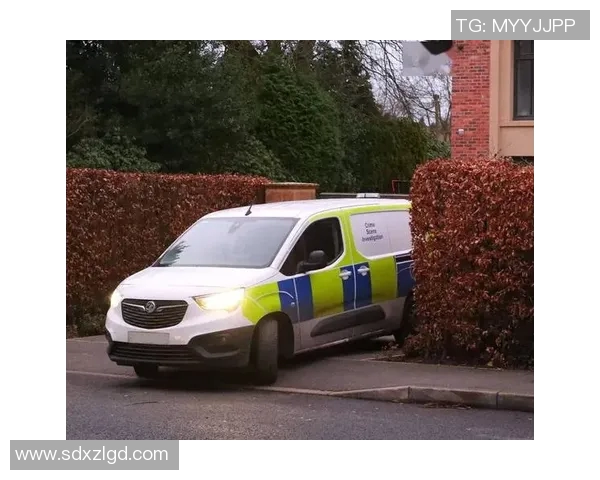 足球明星驾车被警察拦截引发热议背后真相曝光令人震惊